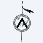 Design del tatuaggio semi-permanente Spartan Shield & Spear di INKON – illustrazione in blackwork di scudo e lancia spartani logori, 4 x 7 in (10x17cm), disponibile su inkon.co