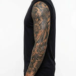 Tatuaggio semi-permanente INKON Phoenix & Peonies applicato su un uomo – design 8 x 20 in (20x50cm), aspetto realistico dell'inchiostro, dura 10 giorni