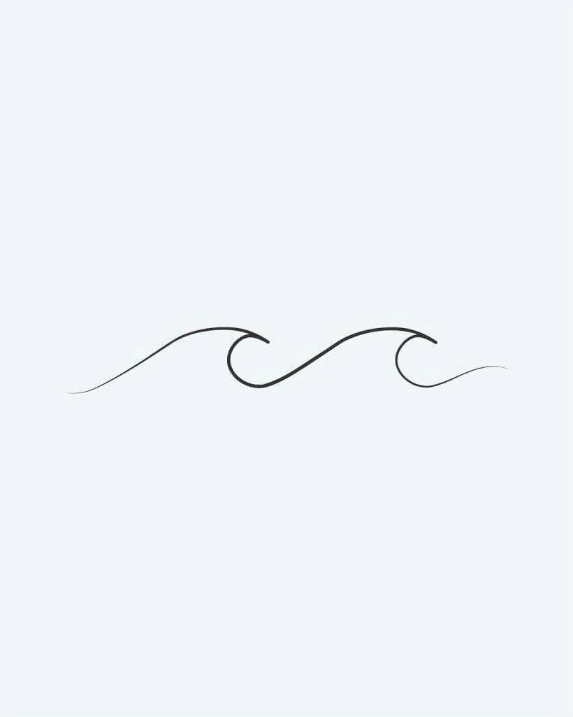 Design del tatuaggio semi-permanente Gentle Waves di INKON – illustrazione di delicata linea d'onda continua, 2 x 2 in (5x5cm), disponibile su inkon.co
