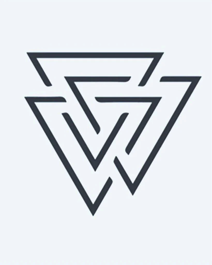 Design del tatuaggio semi-permanente Valknut Triangles di INKON – illustrazione incastrati, triangoli, norrena, mitologia, vichingo, 2 x 2 in (5x5cm), disponibile su inkon.co