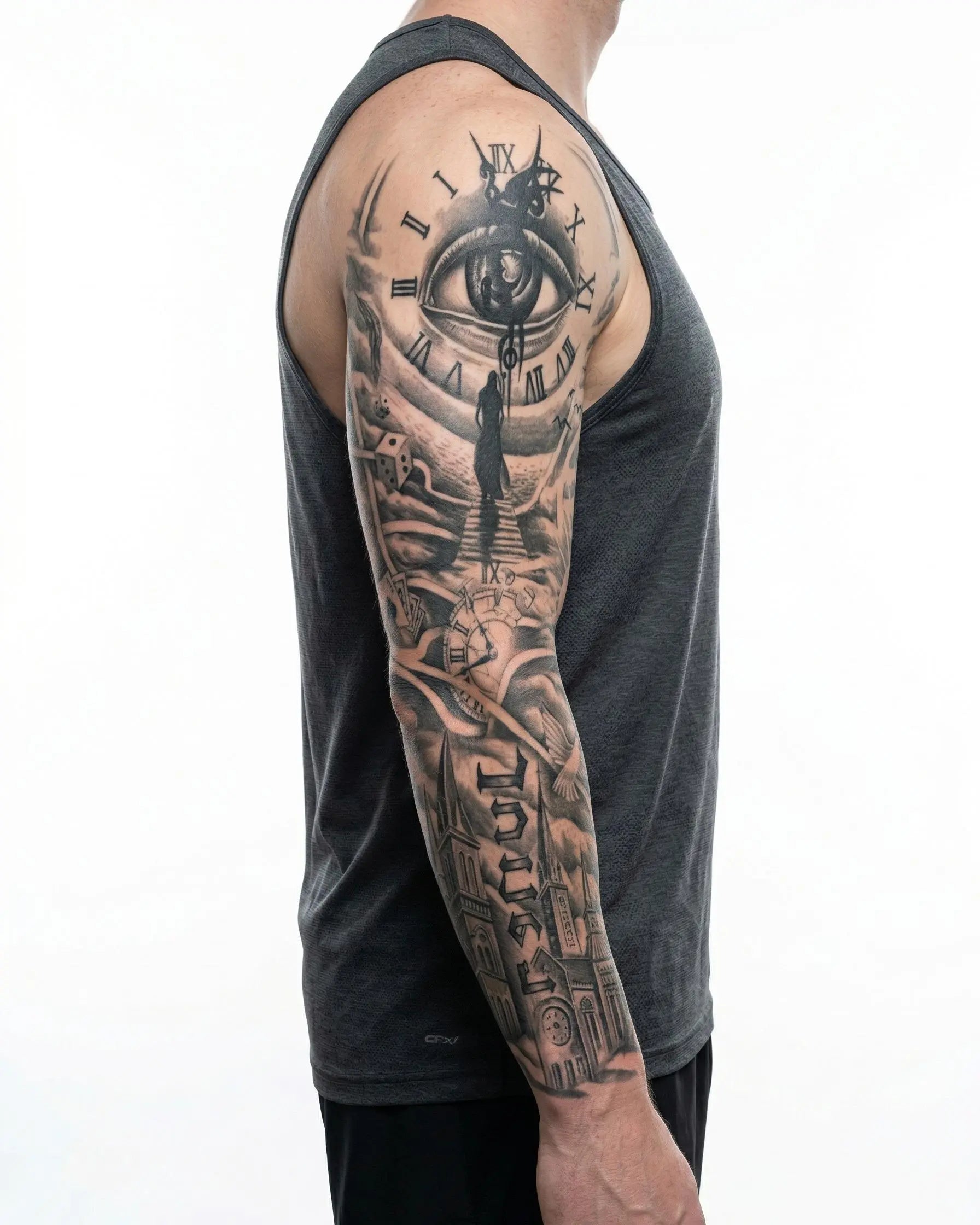 Tatuaggio semi-permanente INKON Eye, Clock & Cathedral Sleeve applicato su un uomo – design 8 x 20 in (20x50cm), aspetto realistico dell'inchiostro, dura 10 giorni