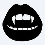 Design del tatuaggio semi-permanente Vampire Lips di INKON – illustrazione di labbra aperte con affilate zanne da vampiro, 2 x 2 in (5x5cm), disponibile su inkon.co