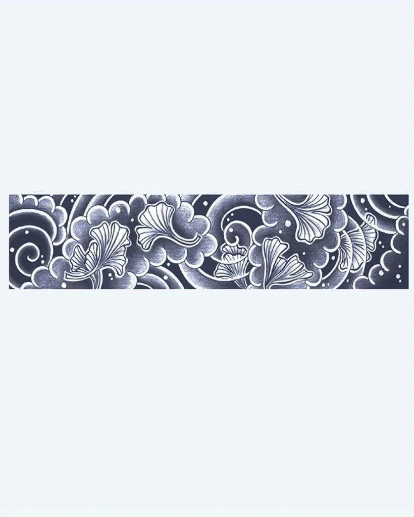 Design del tatuaggio semi-permanente Bracciale Foglie di Ginkgo e Nuvole di INKON – illustrazione giapponese, bracciale, delicate, ginkgo, foglie, 2 x 9 in (5x23cm), disponibile su inkon.co