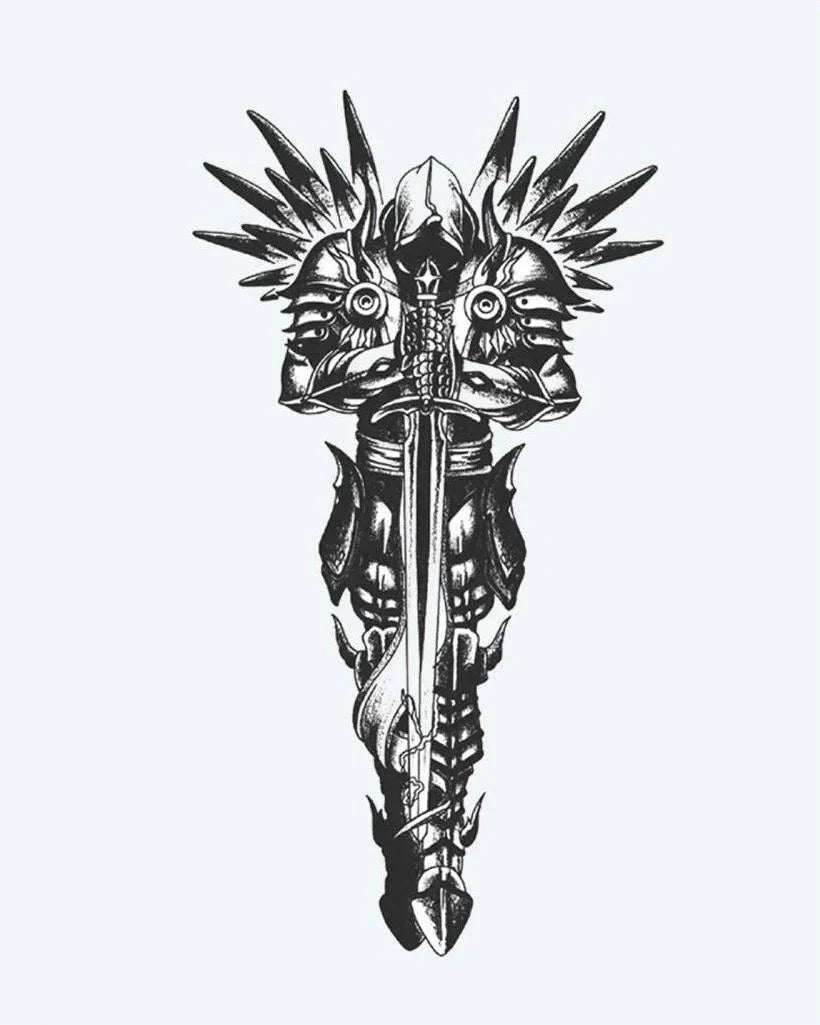 Design del tatuaggio semi-permanente Armored Knight & Sword di INKON – illustrazione epico, armatura, cavaliere, impugna, spada, 4 x 8 in (11x21cm), disponibile su inkon.co