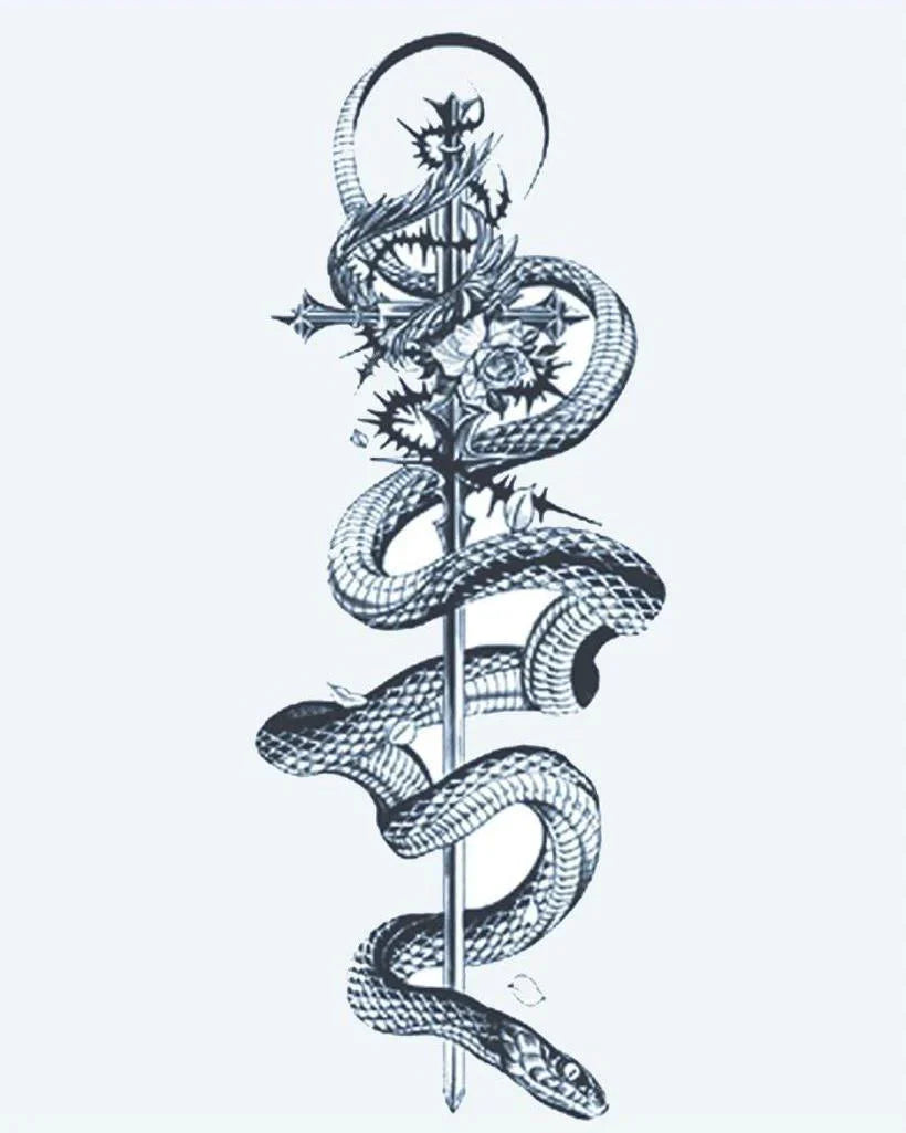Design del tatuaggio semi-permanente Serpente e Spada di INKON – illustrazione serpente, attorcigliato, spada, rose, mezzaluna, 4 x 7 in (10x17cm), disponibile su inkon.co