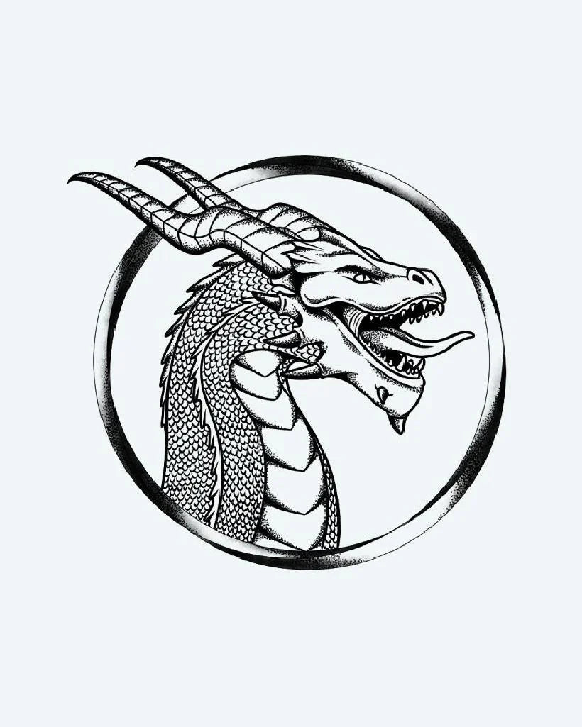 Design del tatuaggio semi-permanente Horned Dragon Portrait di INKON – illustrazione blackwork di feroce drago cornuto incorniciato, 4 x 4 in (9x9cm), disponibile su inkon.co
