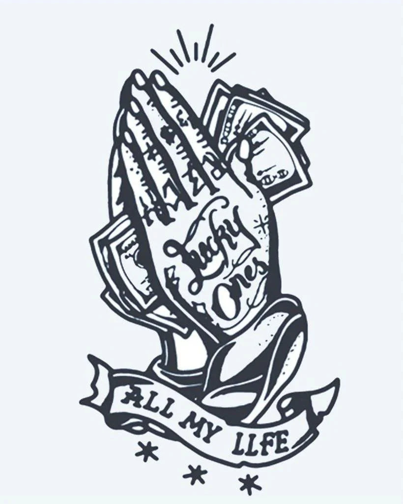 Design del tatuaggio semi-permanente Mani in Preghiera Lucky Ones di INKON – illustrazione preghiera, mani, stringono, contante, scritte, 4 x 7 in (10x17cm), disponibile su inkon.co