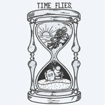 Design del tatuaggio semi-permanente Time Flies Hourglass di INKON – illustrazione clessidra, scheletro, lapide, interno, sormontata, 3 x 4 in (6x11cm), disponibile su inkon.co