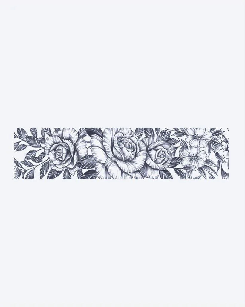 Design del tatuaggio semi-permanente Bracciale Giardino di Rose di INKON – illustrazione rigogliosa, orizzontale, fascia, fiore, rose, 2 x 9 in (5x23cm), disponibile su inkon.co