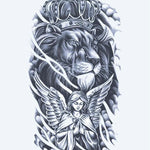 Design del tatuaggio semi-permanente Leone Coronato e Angelo di INKON – illustrazione maestoso, coronato, leone, sopra, in preghiera, 4 x 7 in (10x17cm), disponibile su inkon.co