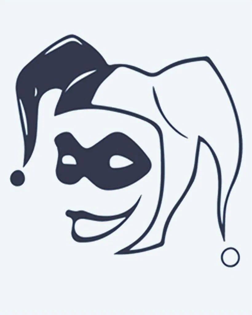 Design del tatuaggio semi-permanente Jester Face di INKON – illustrazione di faccia maliziosa di giullare con cappello a punte, 2 x 2 in (5x5cm), disponibile su inkon.co