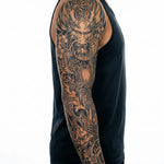 Tatuaggio semi-permanente INKON Japanese Dragon & Pearl applicato su un uomo – design 8 x 20 in (20x50cm), aspetto realistico dell'inchiostro, dura 10 giorni