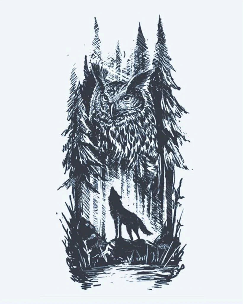 Design del tatuaggio semi-permanente Gufo della Foresta e Lupo di INKON – illustrazione cornuto, appollaiato, tra, pini, alberi, 4 x 7 in (10x17cm), disponibile su inkon.co